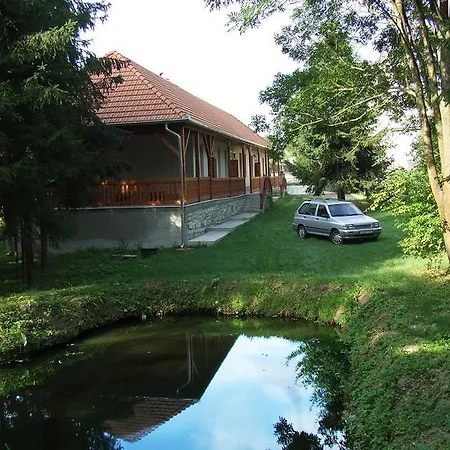 Apartment Oreg Bence Haza Fuzerkomlos